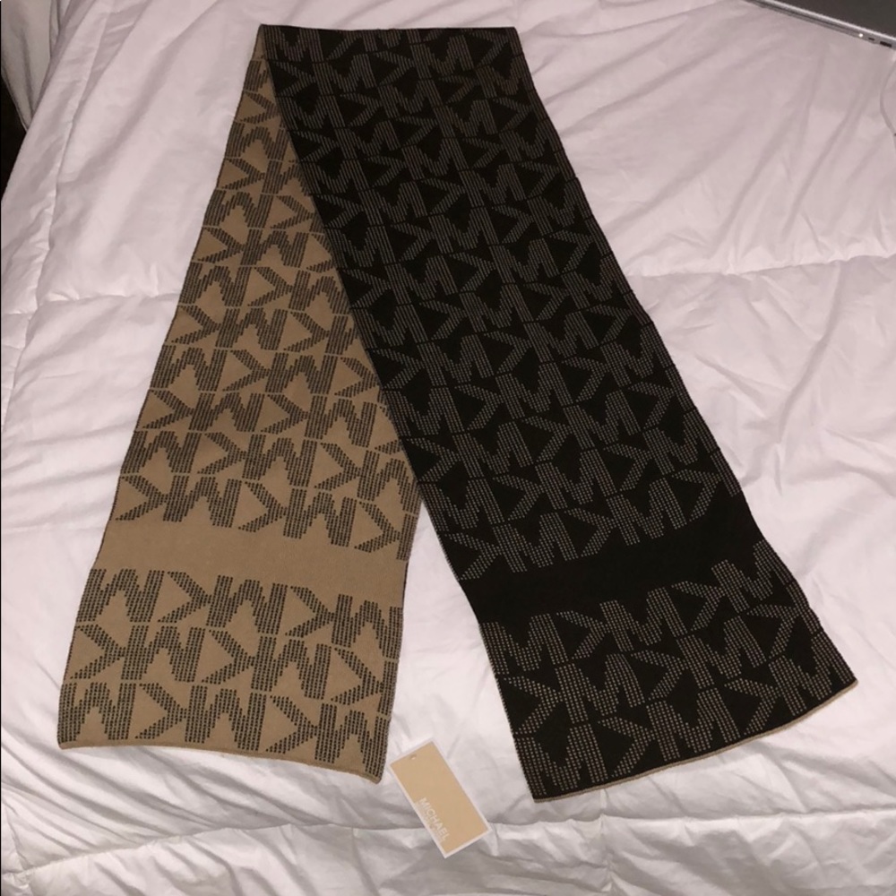 Michael Kors Double Sided scarf